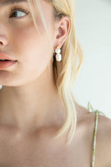 FIVE PEARL EARRING