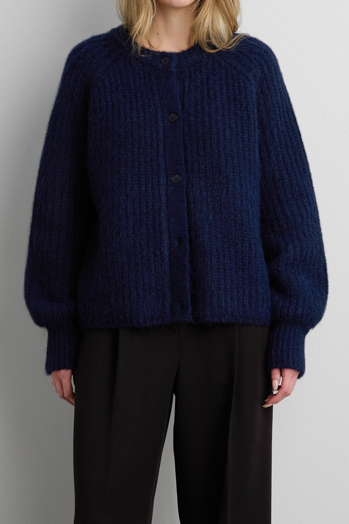 RAGLAN SLEEVE BUTTON FRONT CARDIGAN