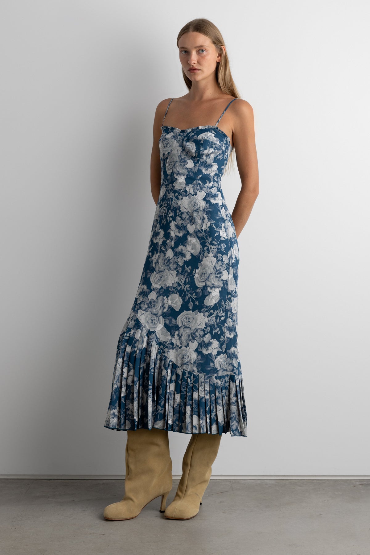 FLORAL PRINT MAXI DRESS