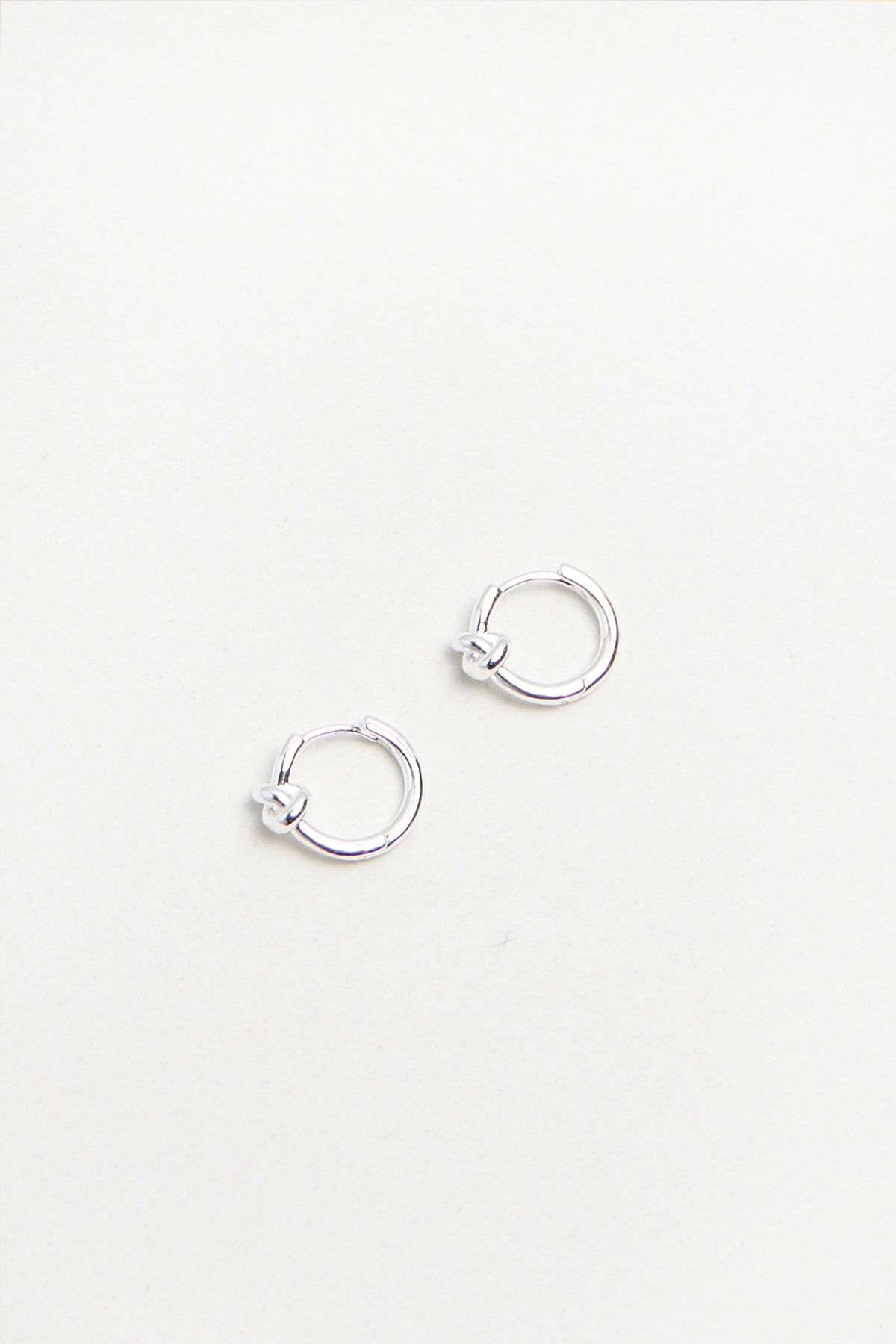 KNOT HOOP EARRING